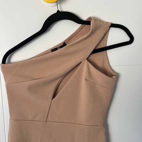 One shoulder dress - Picture 2 of 6